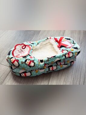 Cozy Penguin Print Slippers